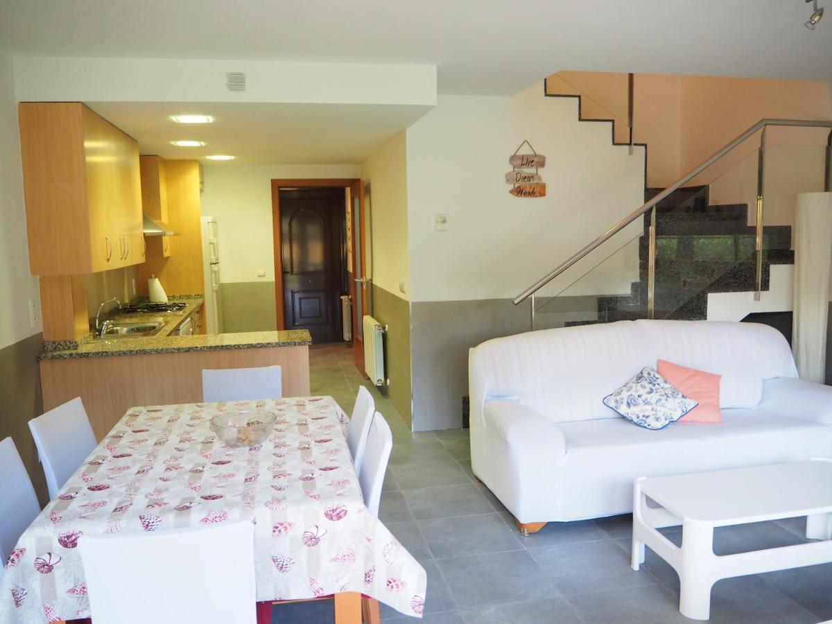 Casa L'Escala, Piscina Comuntaria I Jardi Privat Villa Luaran gambar